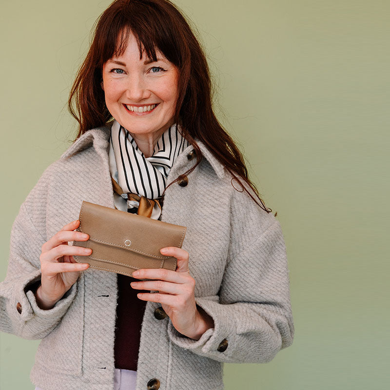 Wallet, Cat Chase Medium, Moss used look